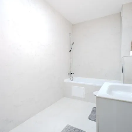The Quiet Nest Blvd 47b1 - Urban With Parking In Pipera
